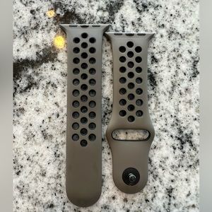 Genuine Apple Watch 41mm Olive Grey/Black Nike Sport Band - S/M